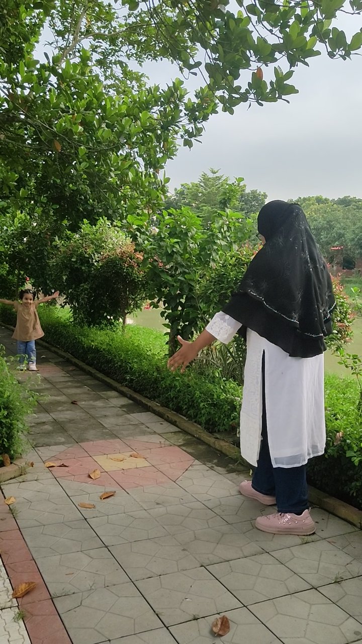 রোজ ভ্যালি পার্কে